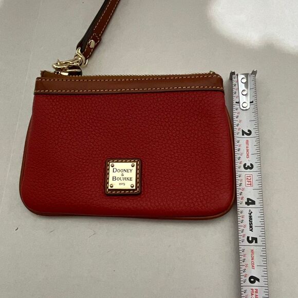 Dooney & Bourke Women's Red Brown Pebble Grain Leather Wristlet Clutch Handbag - Picture 8 of 9